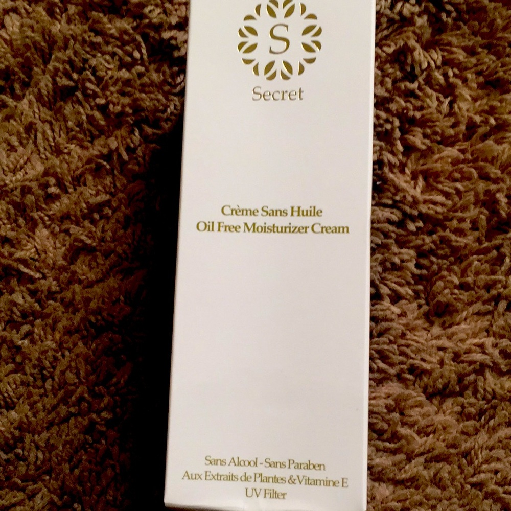 Secret Creme Sans Huile Oil-Free Moisturizer Cream